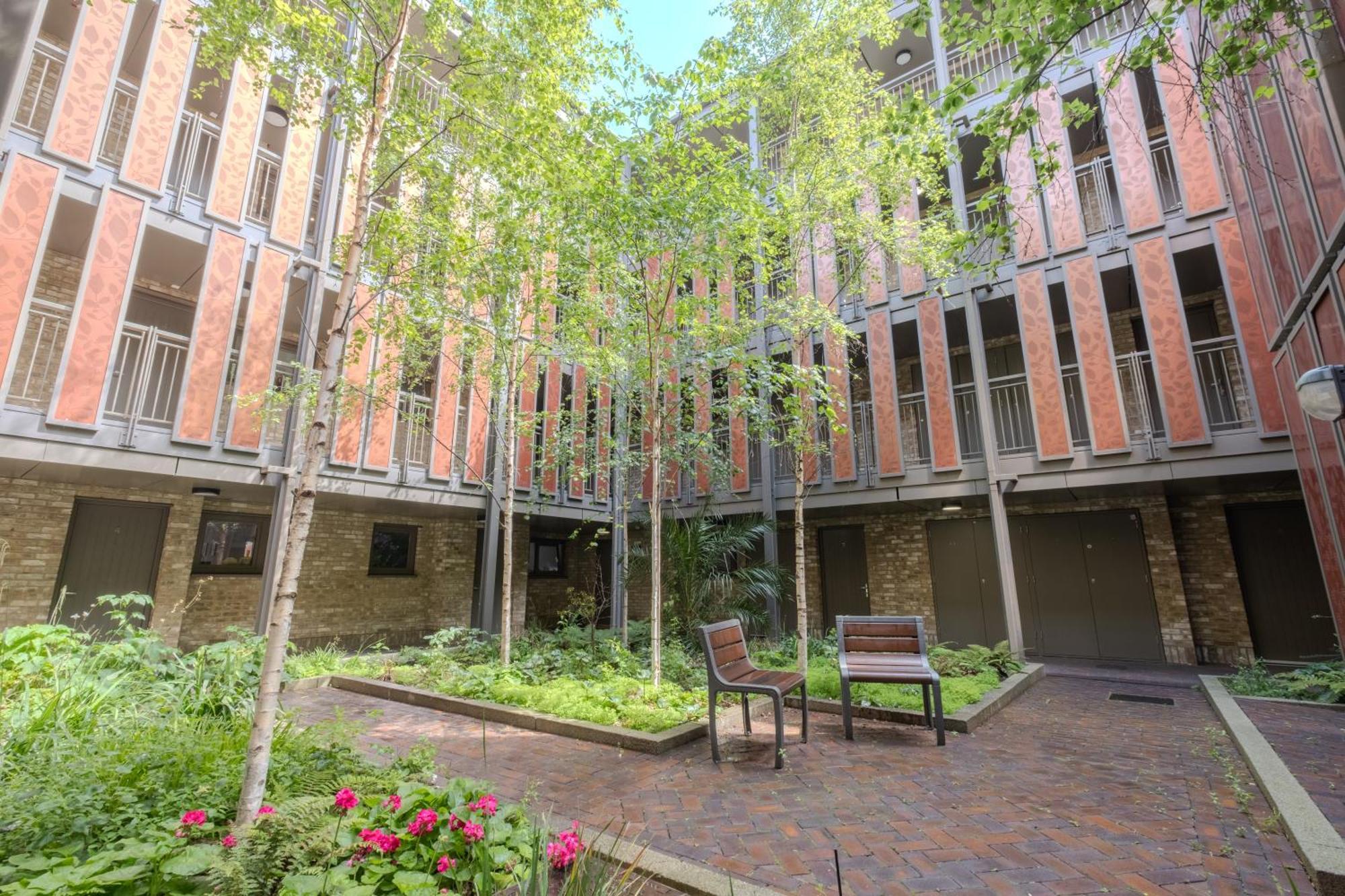 Brand New London Flat With Car Park Apartment Exterior photo